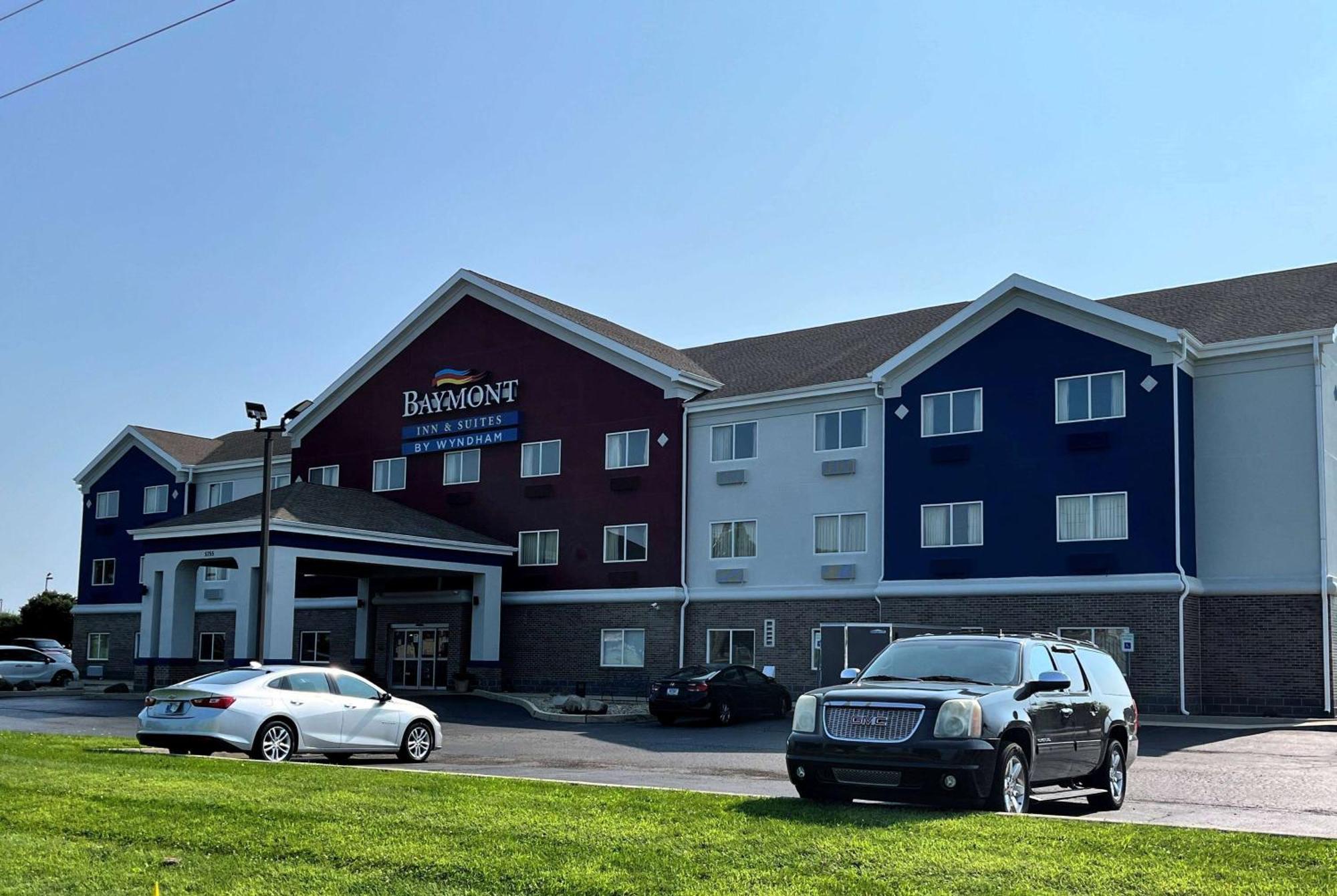 Baymont By Wyndham Indianapolis Northeast Hotel Exterior photo