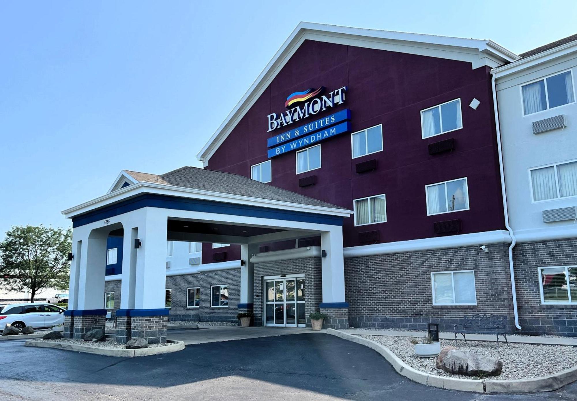 Baymont By Wyndham Indianapolis Northeast Hotel Exterior photo